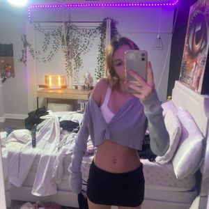 button cropped long sleeve